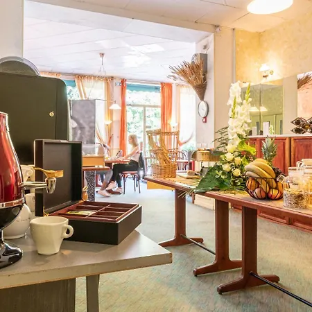 Des Bains Hotel 2*